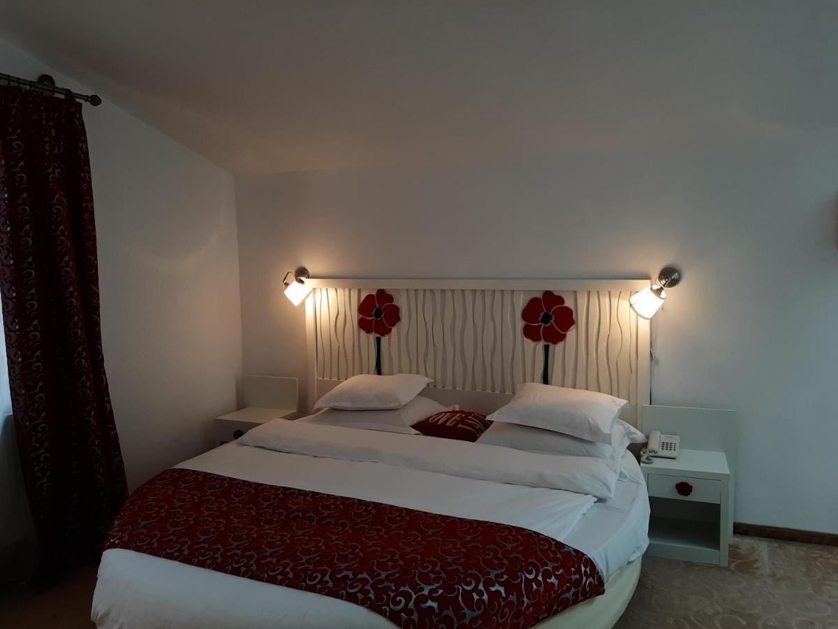 Hotel Condor โอราวิตซา ภายนอก รูปภาพ